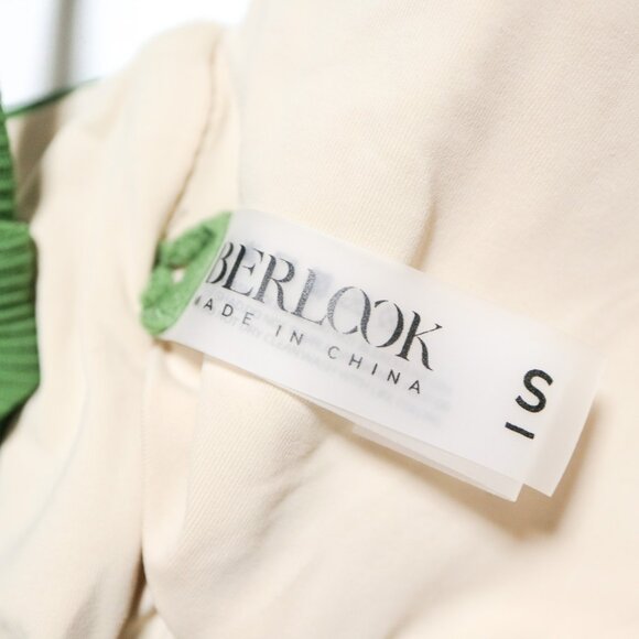 Twist Cut Out One-Piece Swimsuit Tie Back 🐸 BERLOOK - Picture 8 of 10